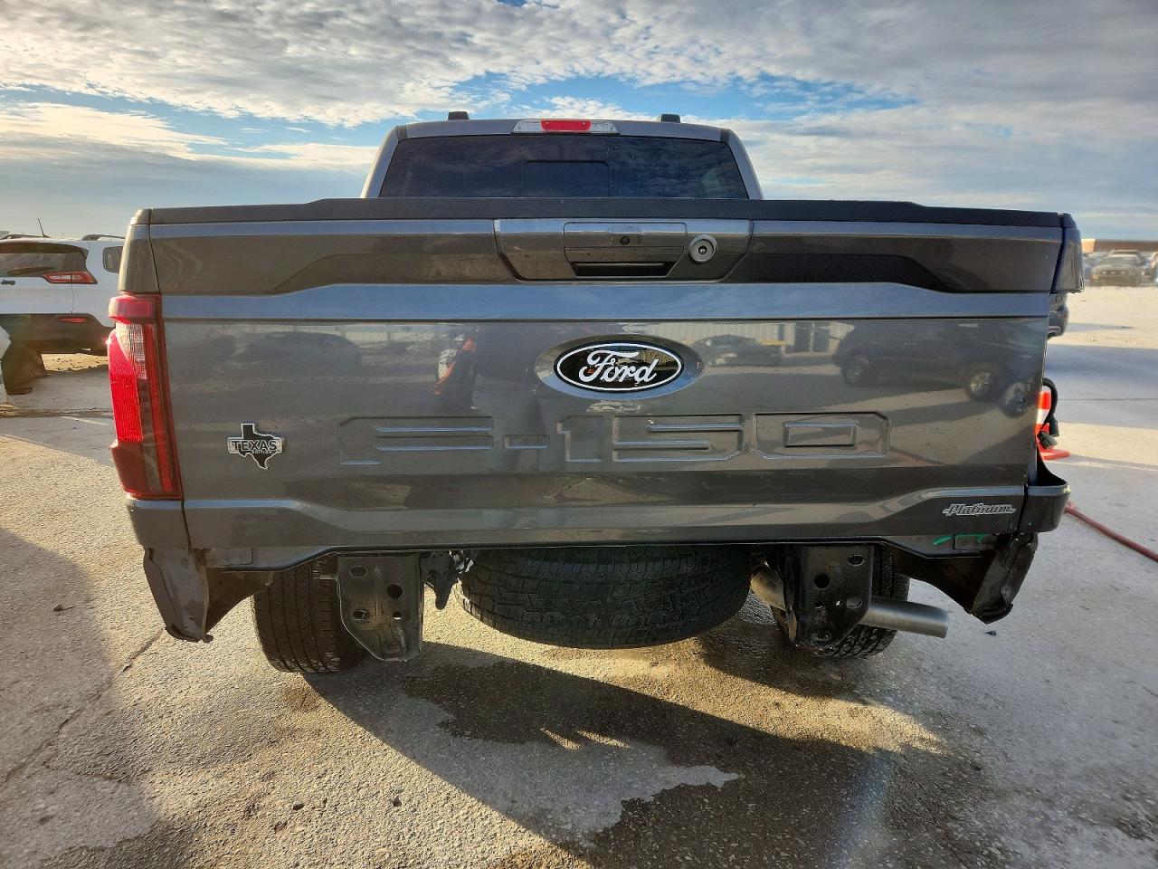 2024 FORD F150 XLT photo 6