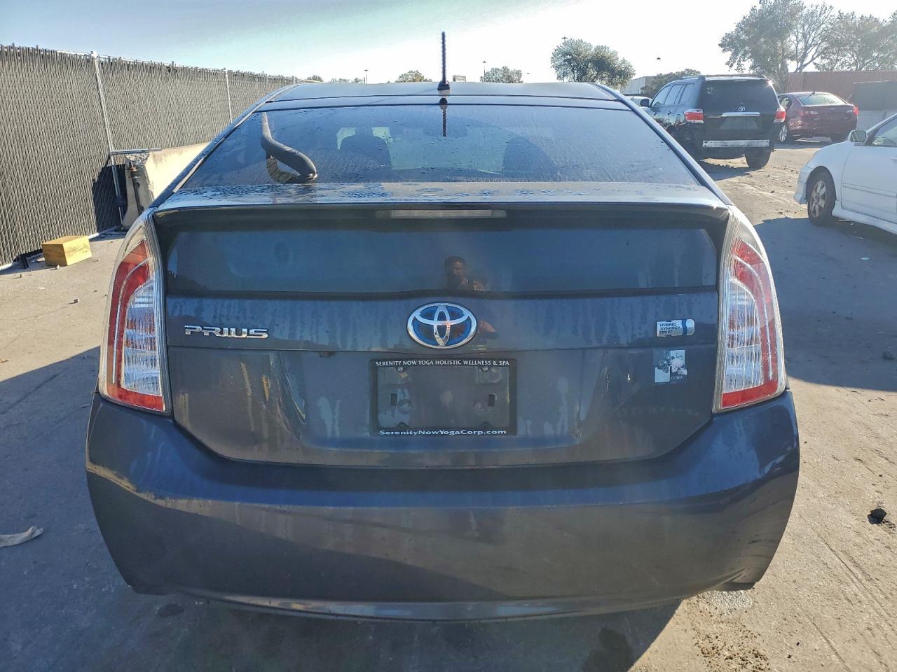 2015 TOYOTA PRIUS photo 6