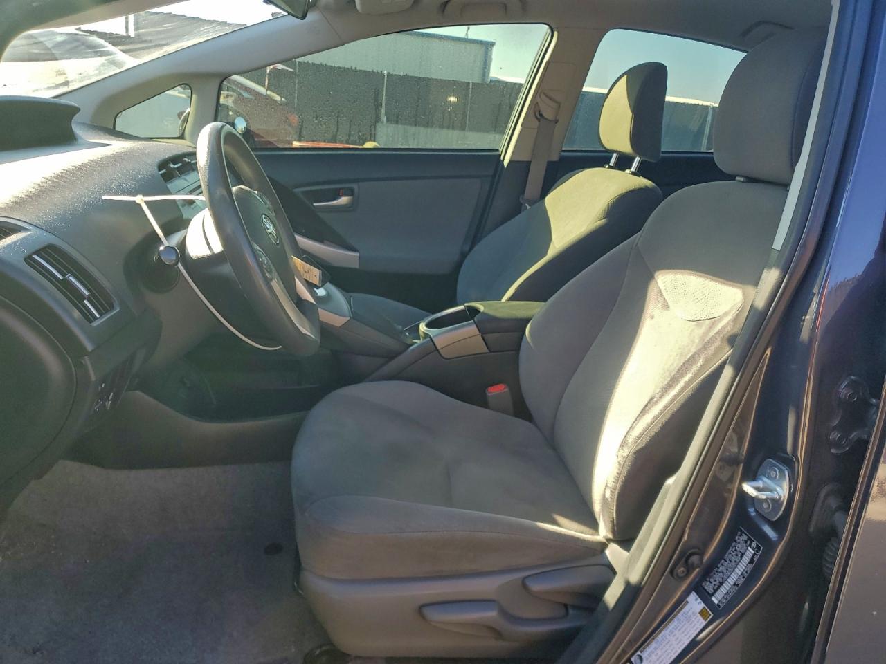 2015 TOYOTA PRIUS photo 7