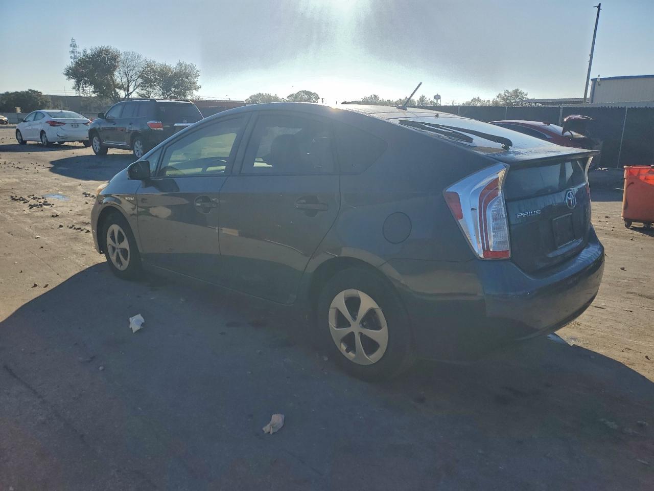 2015 TOYOTA PRIUS photo 2