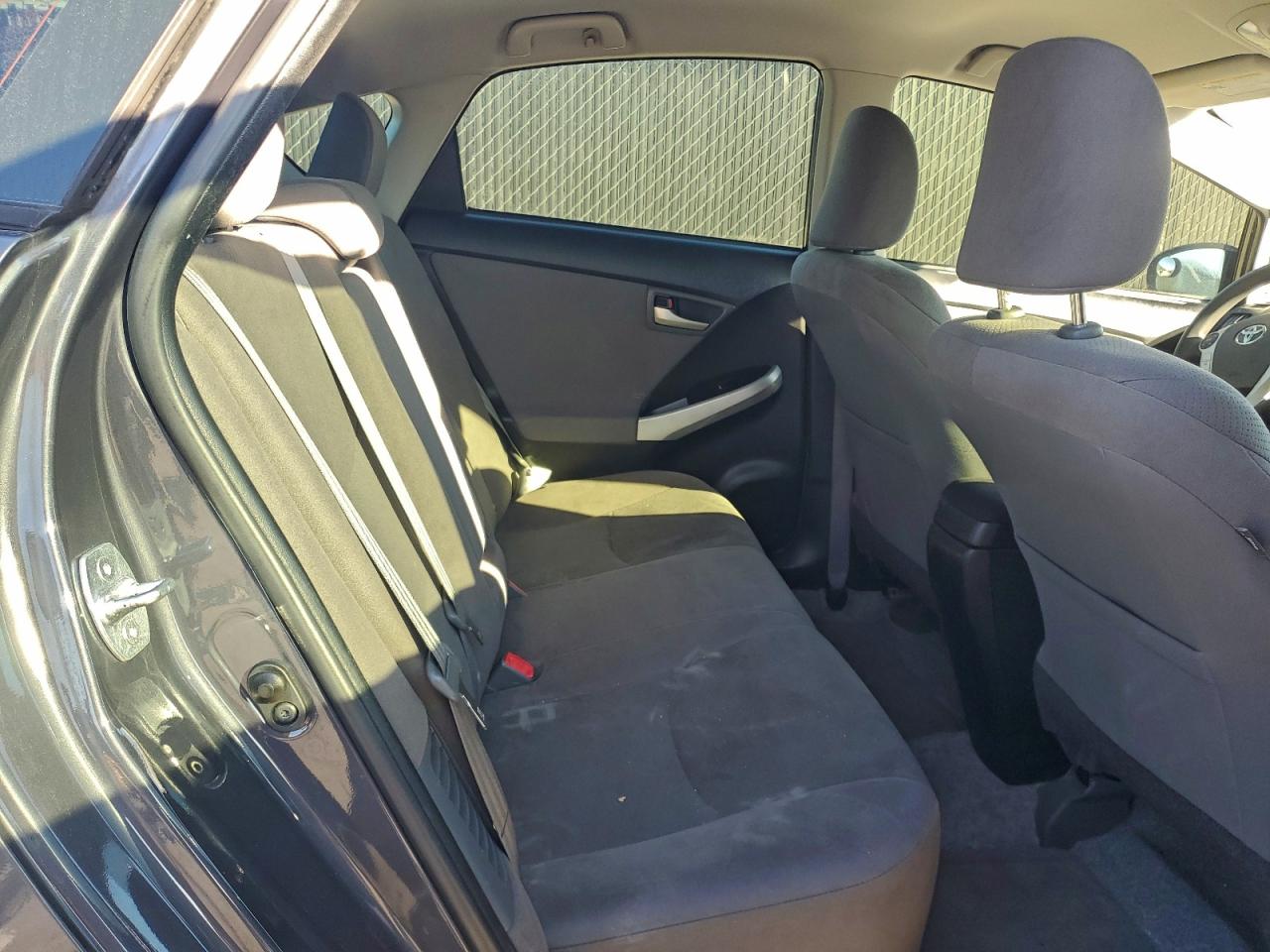 2015 TOYOTA PRIUS photo 10