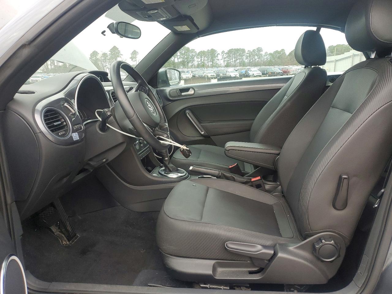 2013 VOLKSWAGEN BEETLE photo 7
