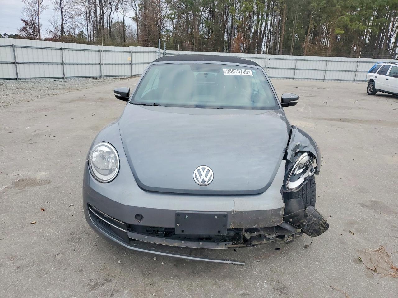 2013 VOLKSWAGEN BEETLE photo 5