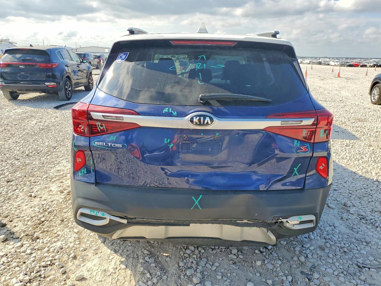 2021 KIA SELTOS S photo 6