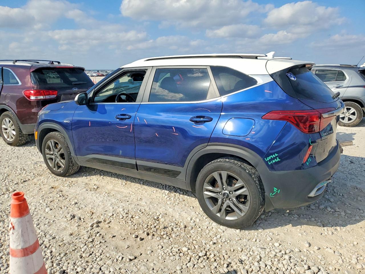 2021 KIA SELTOS S photo 2