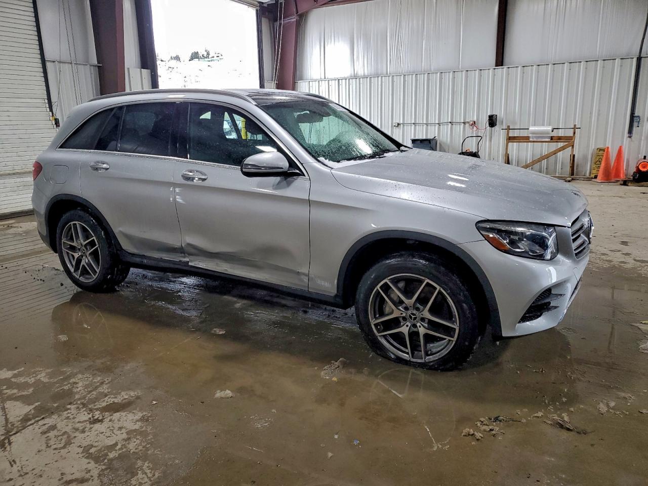 2018 MERCEDES-BENZ GLC 300 4MATIC photo 4
