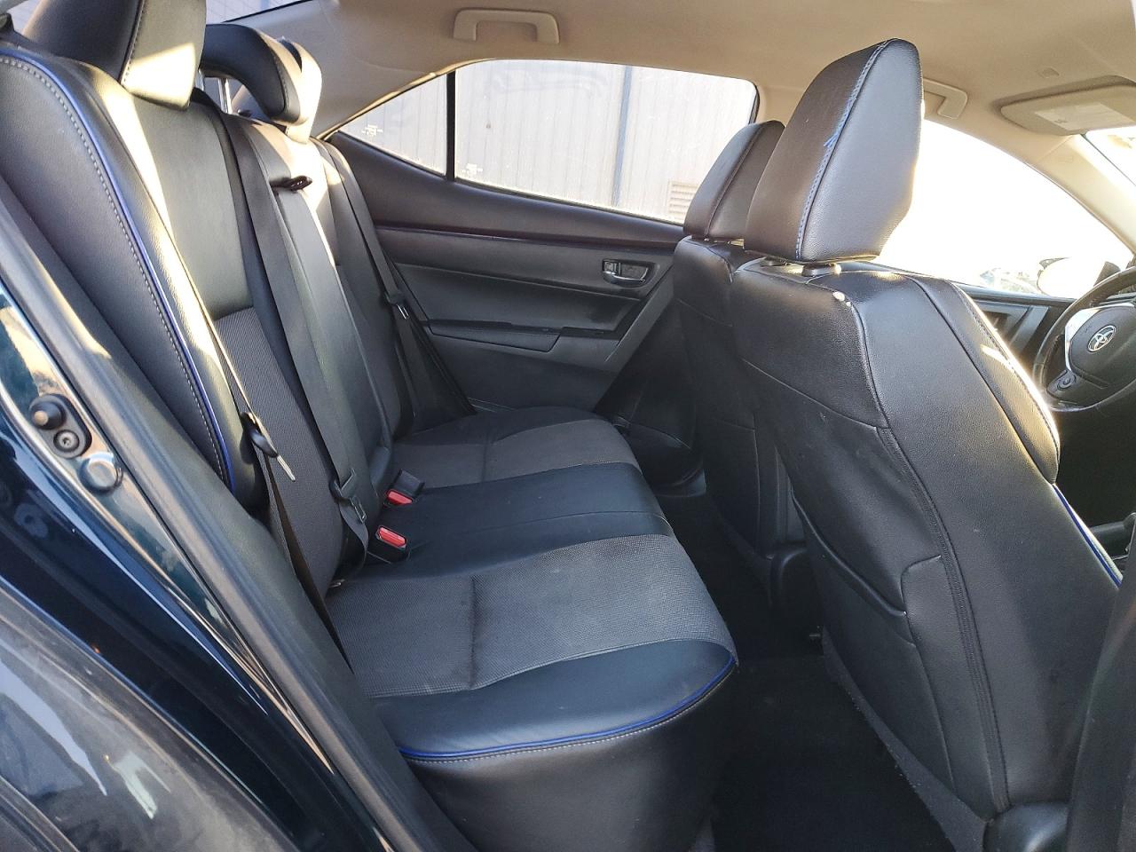 2019 TOYOTA COROLLA L photo 10