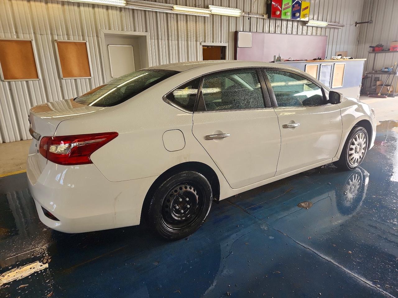 2017 NISSAN SENTRA S photo 3