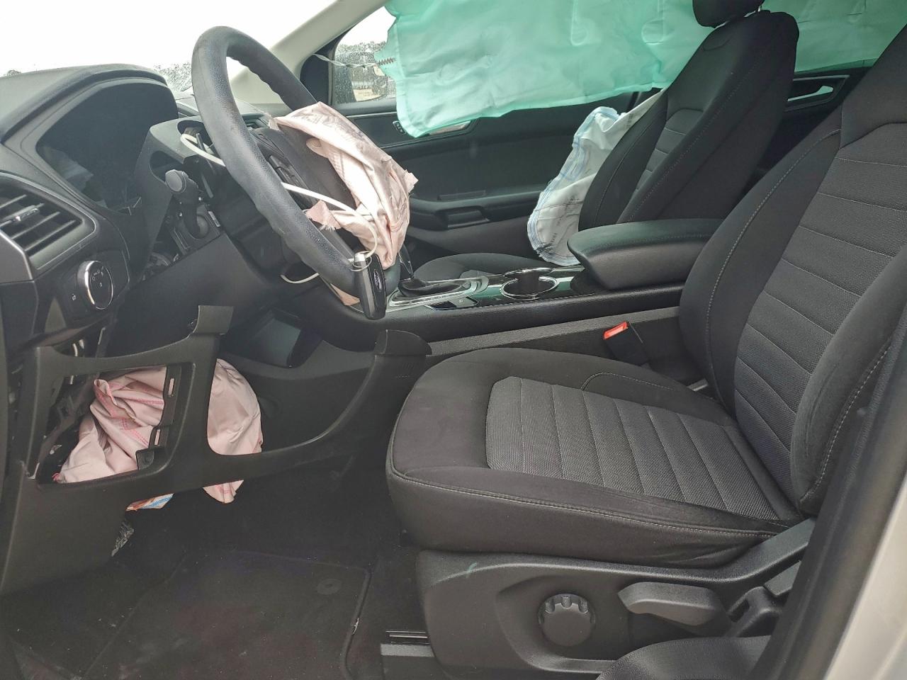 2017 FORD EDGE SE photo 19