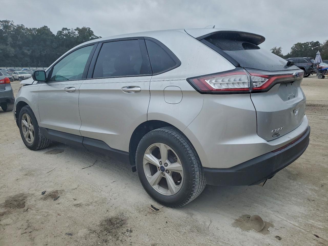 2017 FORD EDGE SE photo 4