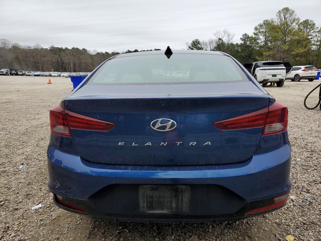 2019 HYUNDAI ELANTRA SEL photo 6