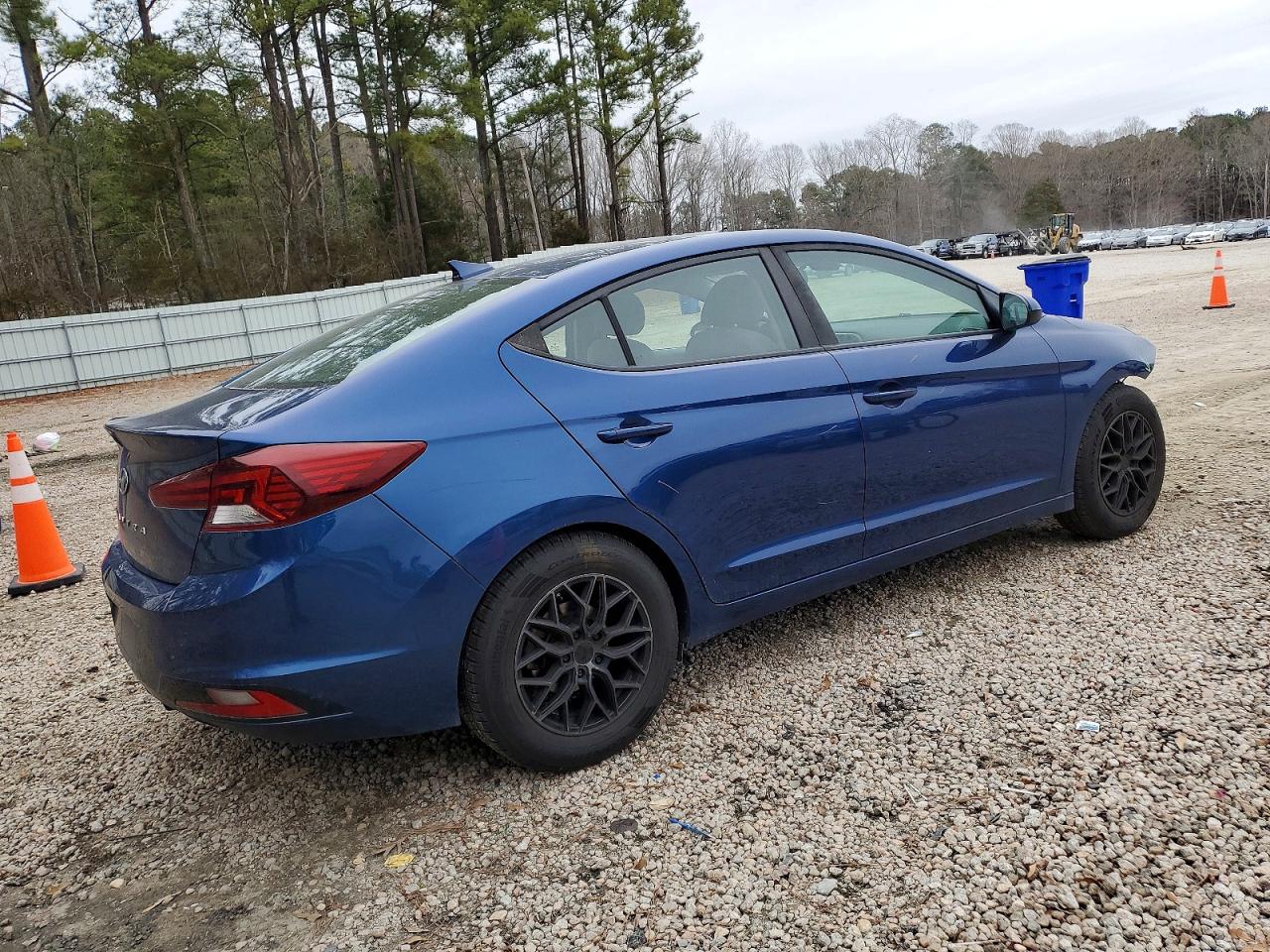 2019 HYUNDAI ELANTRA SEL photo 3