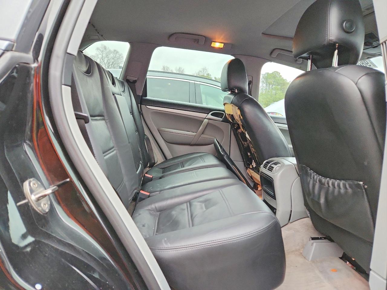 2006 PORSCHE CAYENNE S photo 11