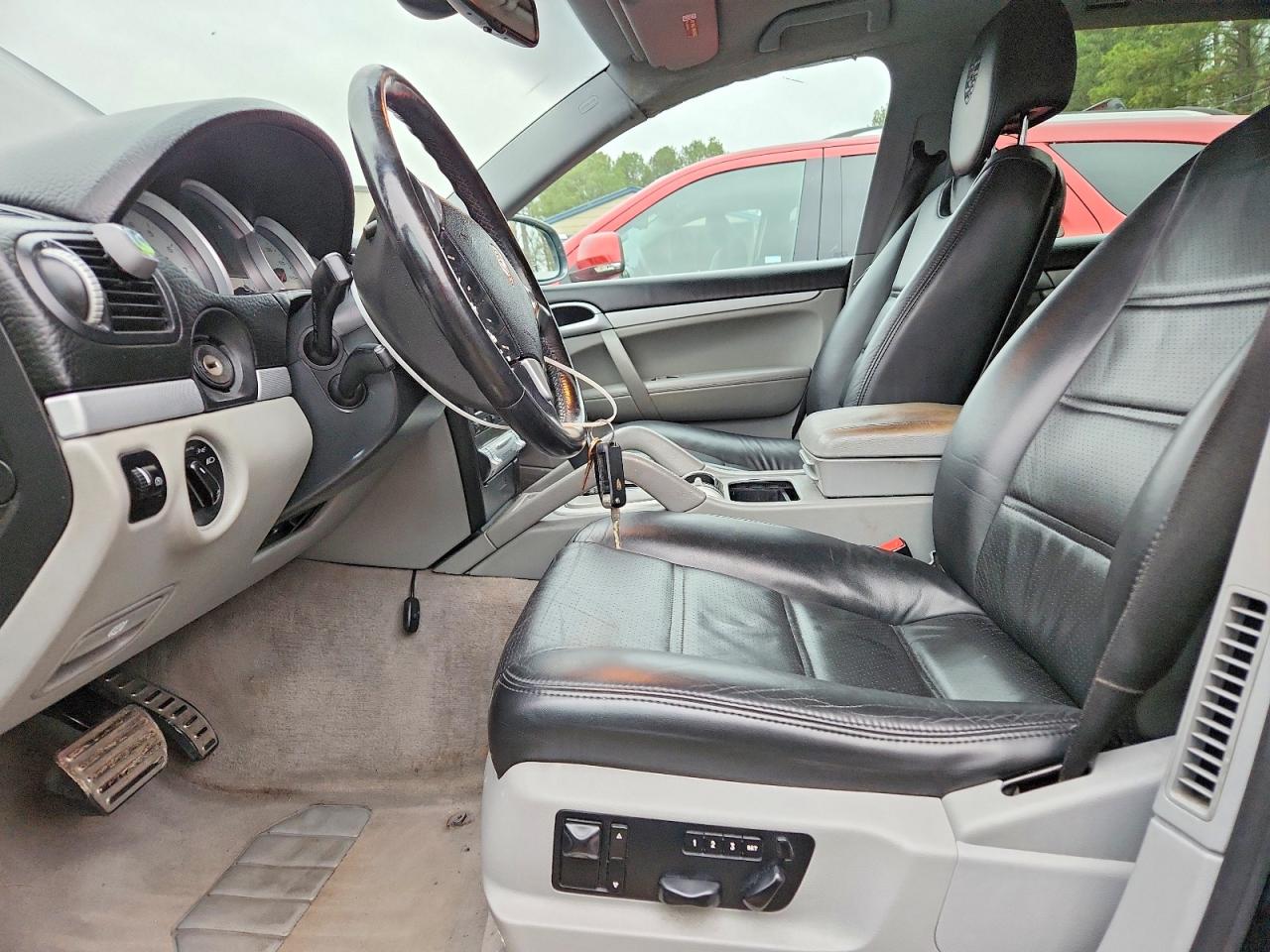 2006 PORSCHE CAYENNE S photo 7
