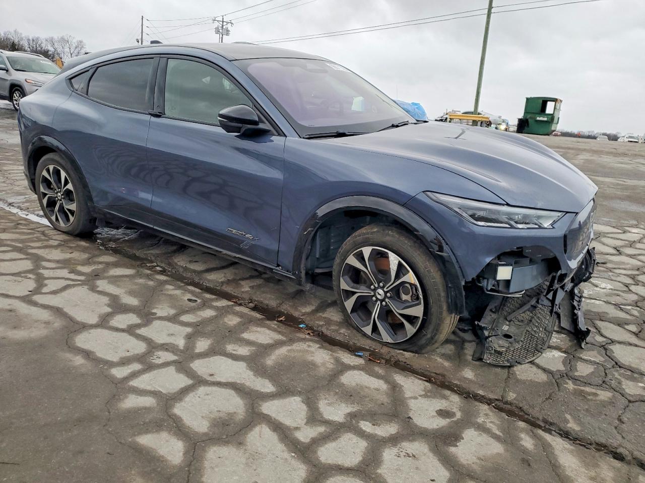 2021 FORD MUSTANG MACH-E PREMIUM photo 4
