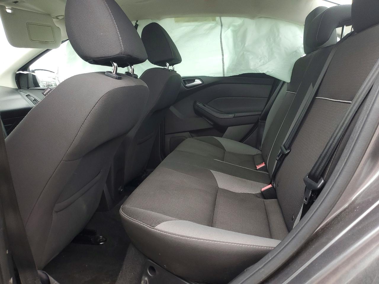 2014 FORD FOCUS SE photo 10