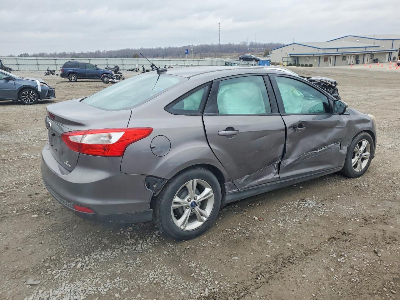 2014 FORD FOCUS SE photo 3