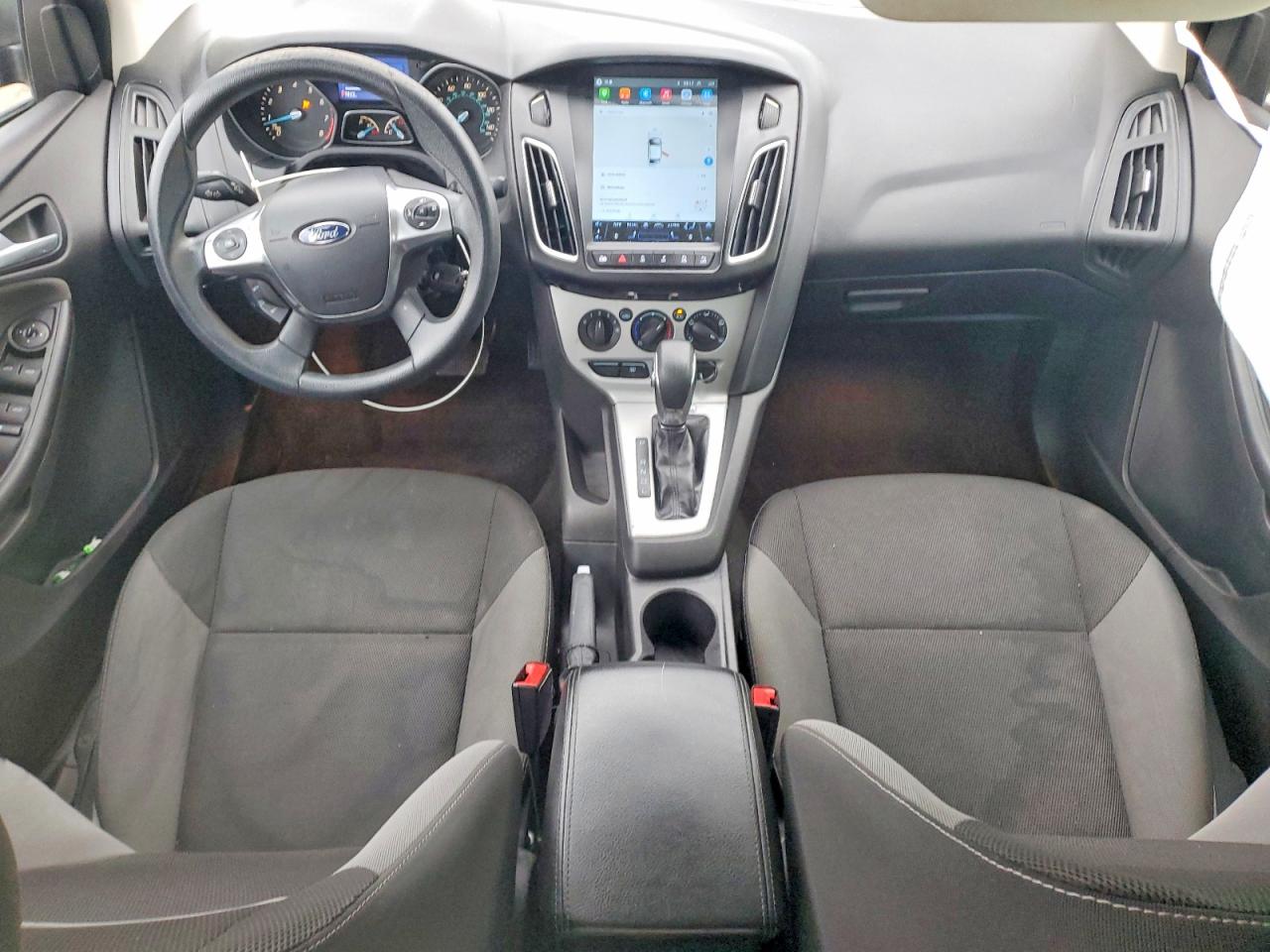 2014 FORD FOCUS SE photo 8