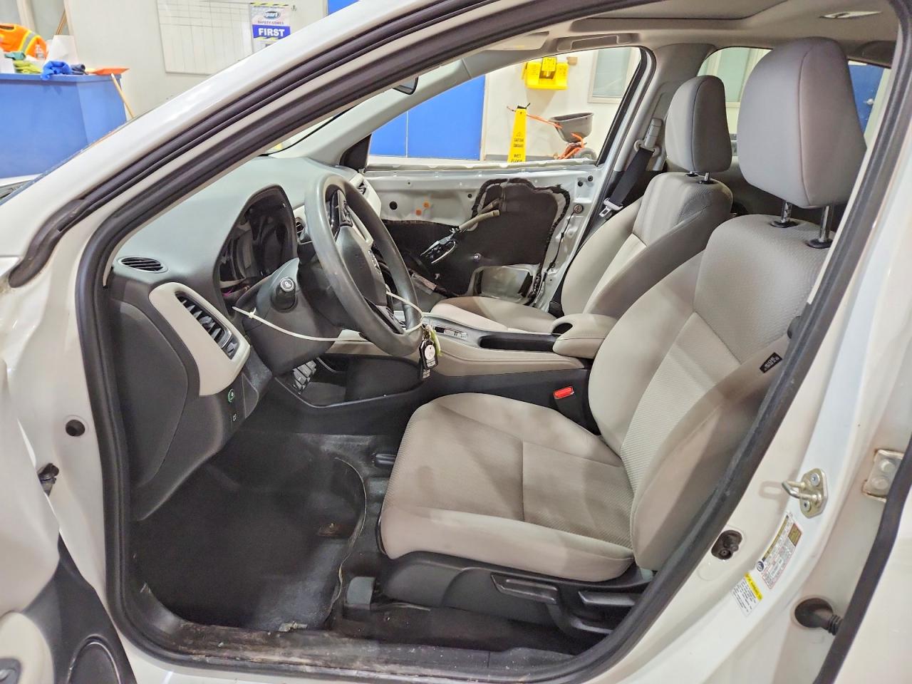 2016 HONDA HR-V EX photo 5