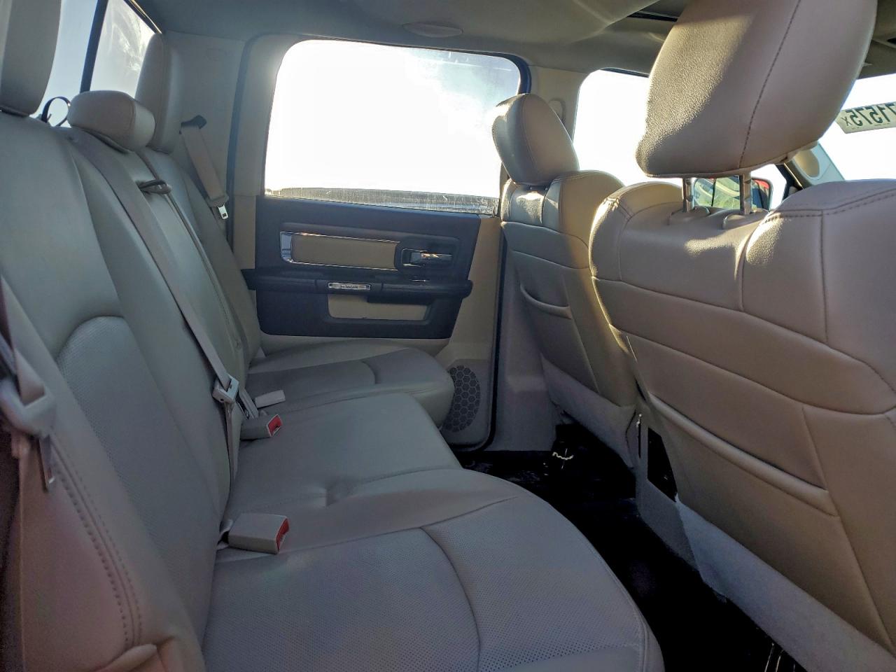 2014 RAM 1500 LARAMIE photo 10