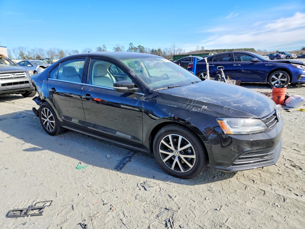 2017 VOLKSWAGEN JETTA SE photo 4
