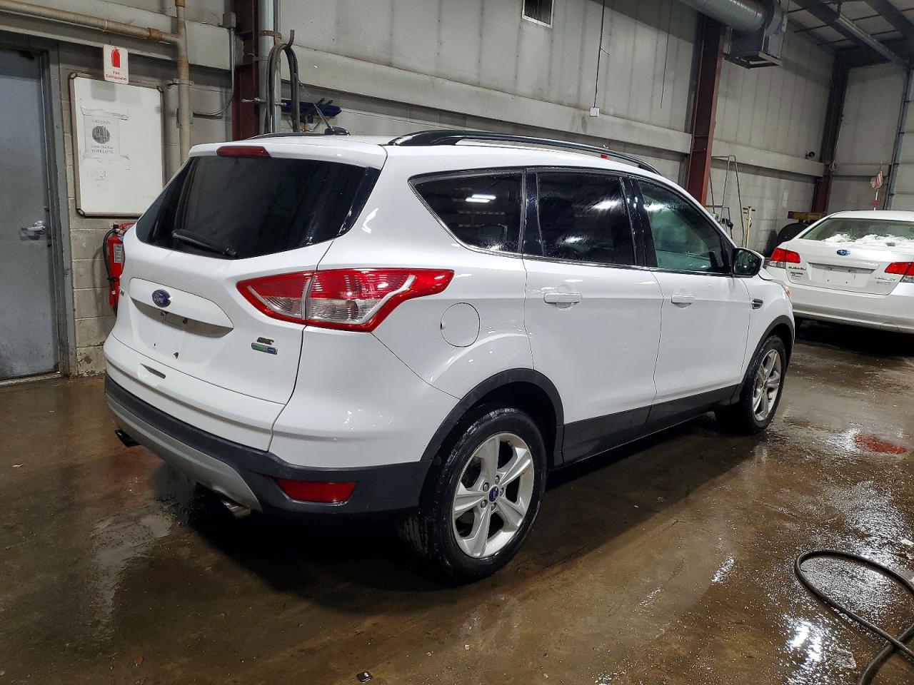 2016 FORD ESCAPE SE photo 5