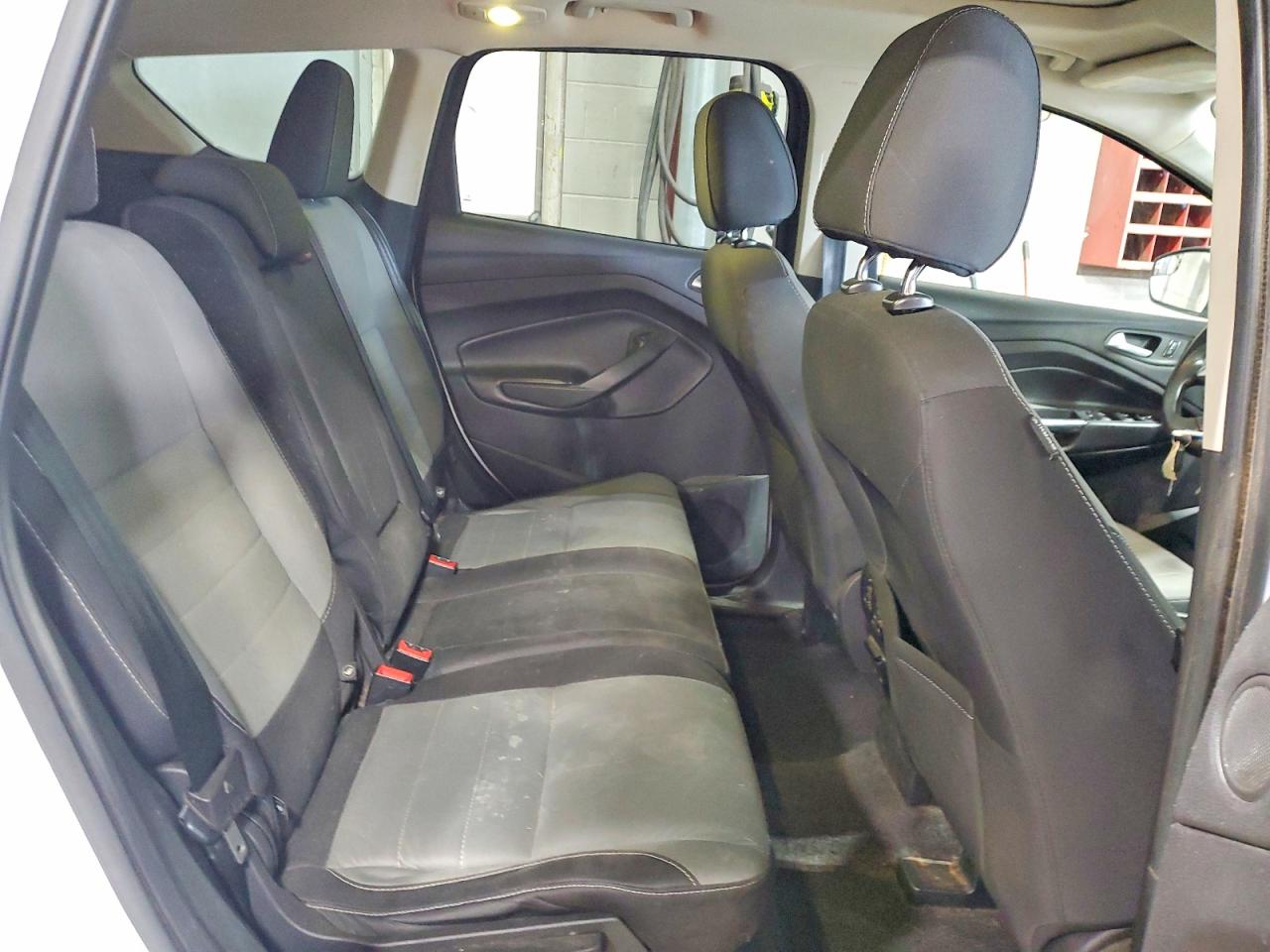 2016 FORD ESCAPE SE photo 19