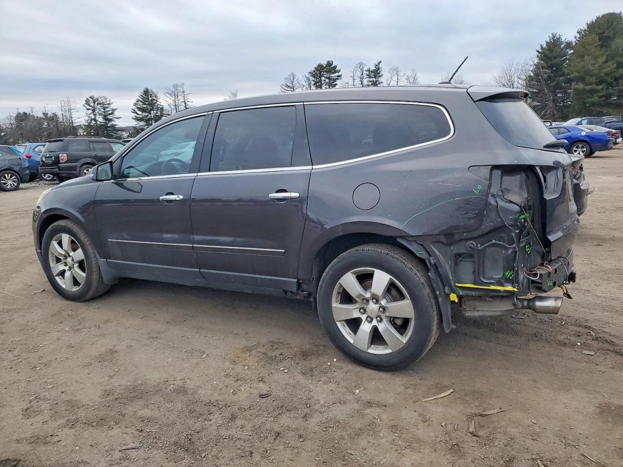 2014 CHEVROLET TRAVERSE LTZ photo 3