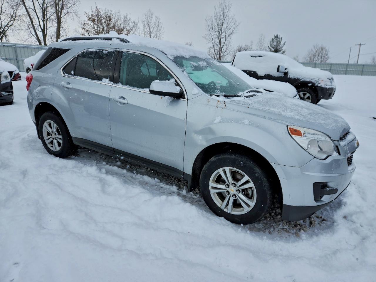 2013 CHEVROLET EQUINOX LT photo 4