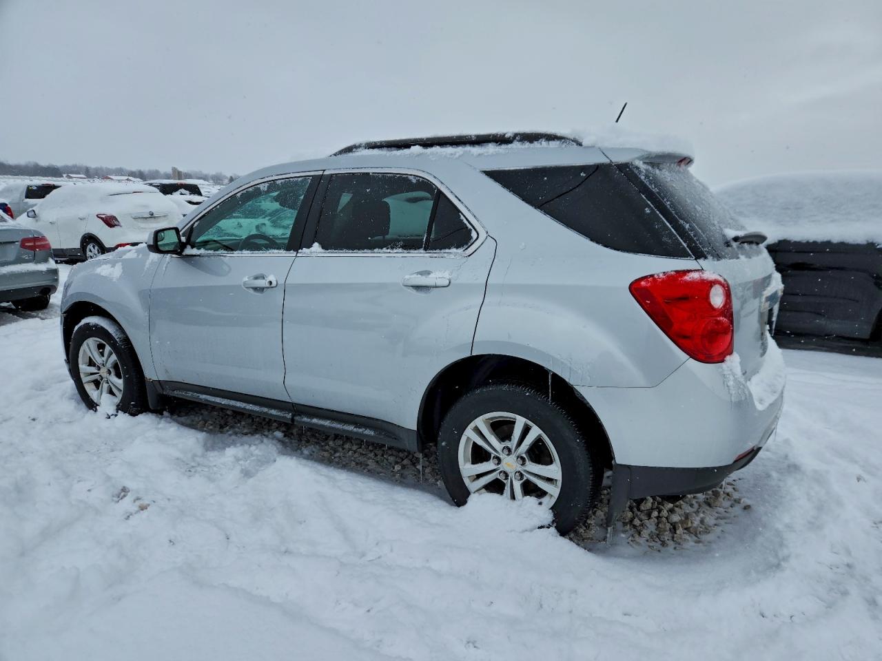2013 CHEVROLET EQUINOX LT photo 2