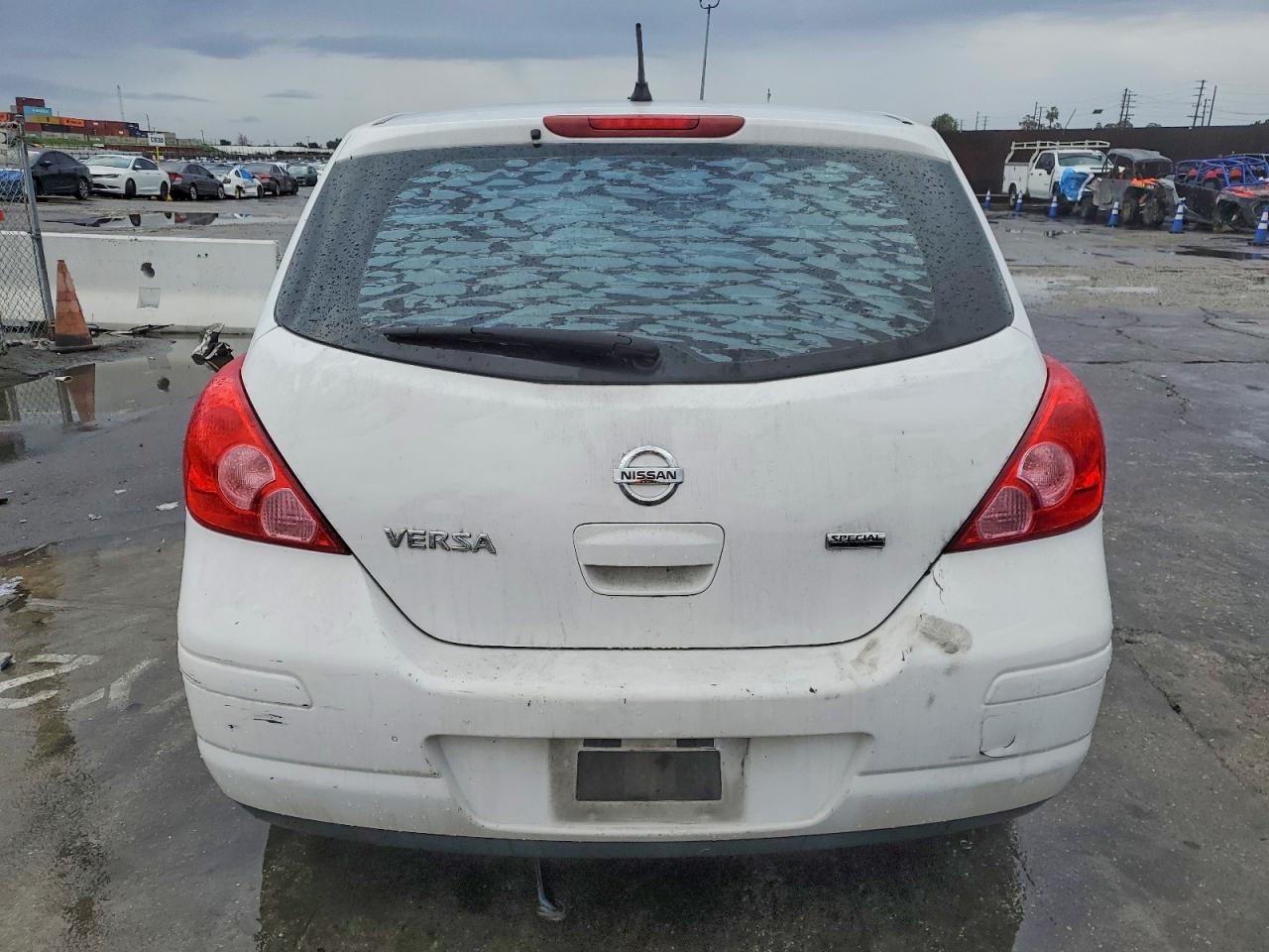 2012 NISSAN VERSA S photo 11