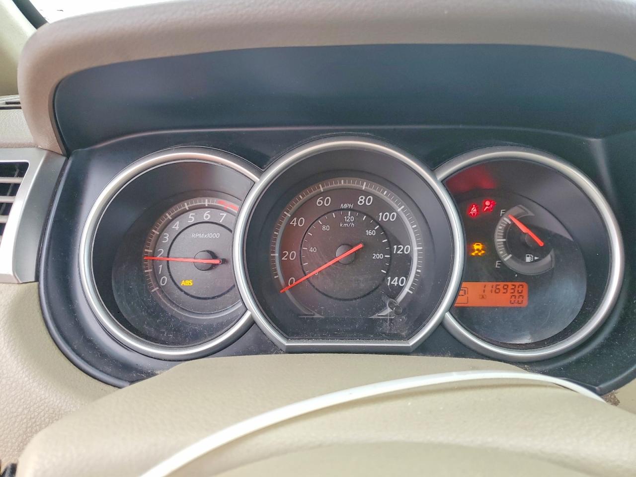 2012 NISSAN VERSA S photo 17