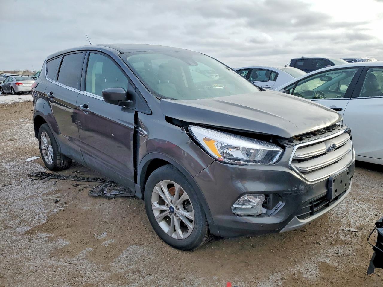 2019 FORD ESCAPE SE photo 4