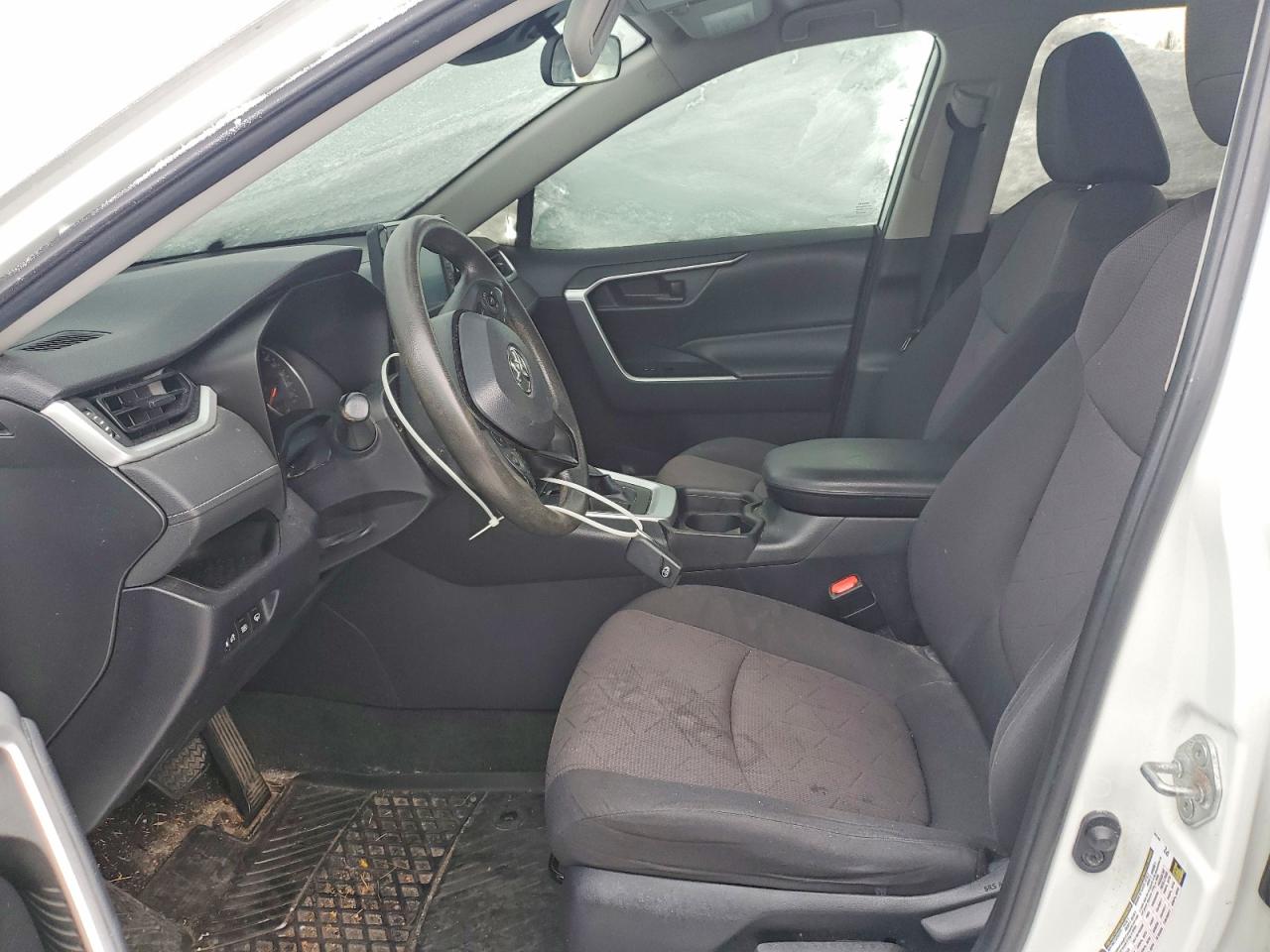 2019 TOYOTA RAV4 LE photo 7