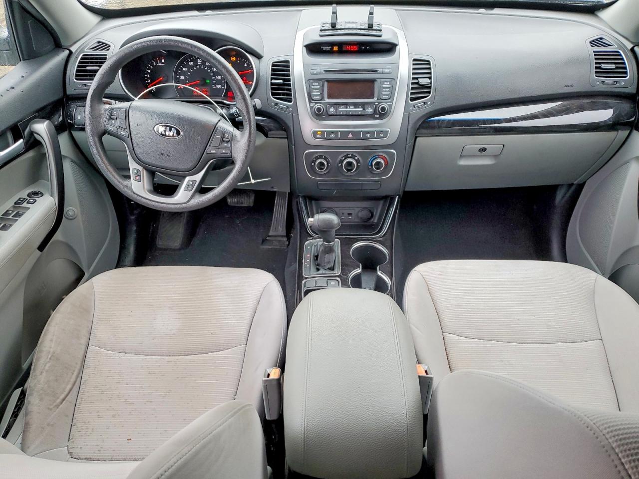 2015 KIA SORENTO LX photo 8