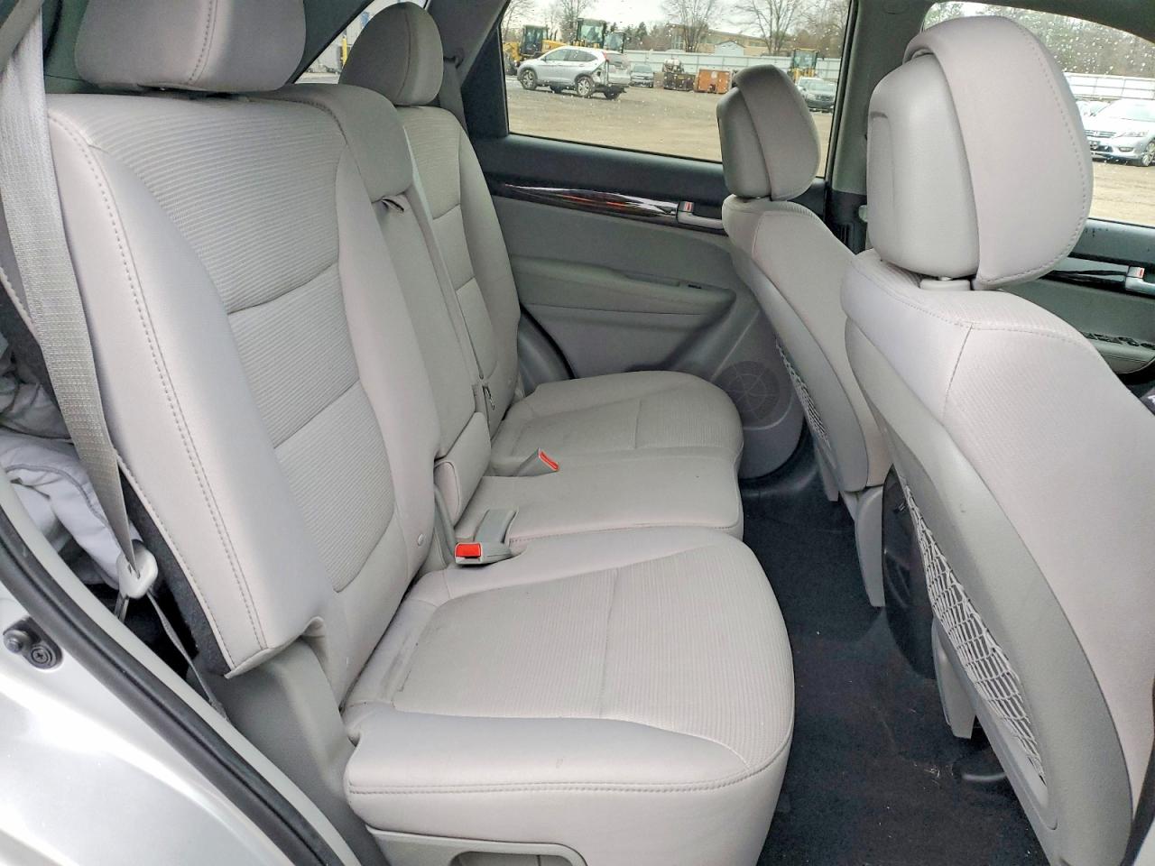2015 KIA SORENTO LX photo 11