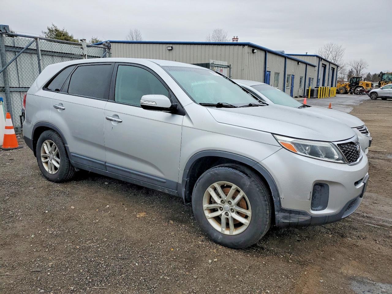 2015 KIA SORENTO LX photo 4