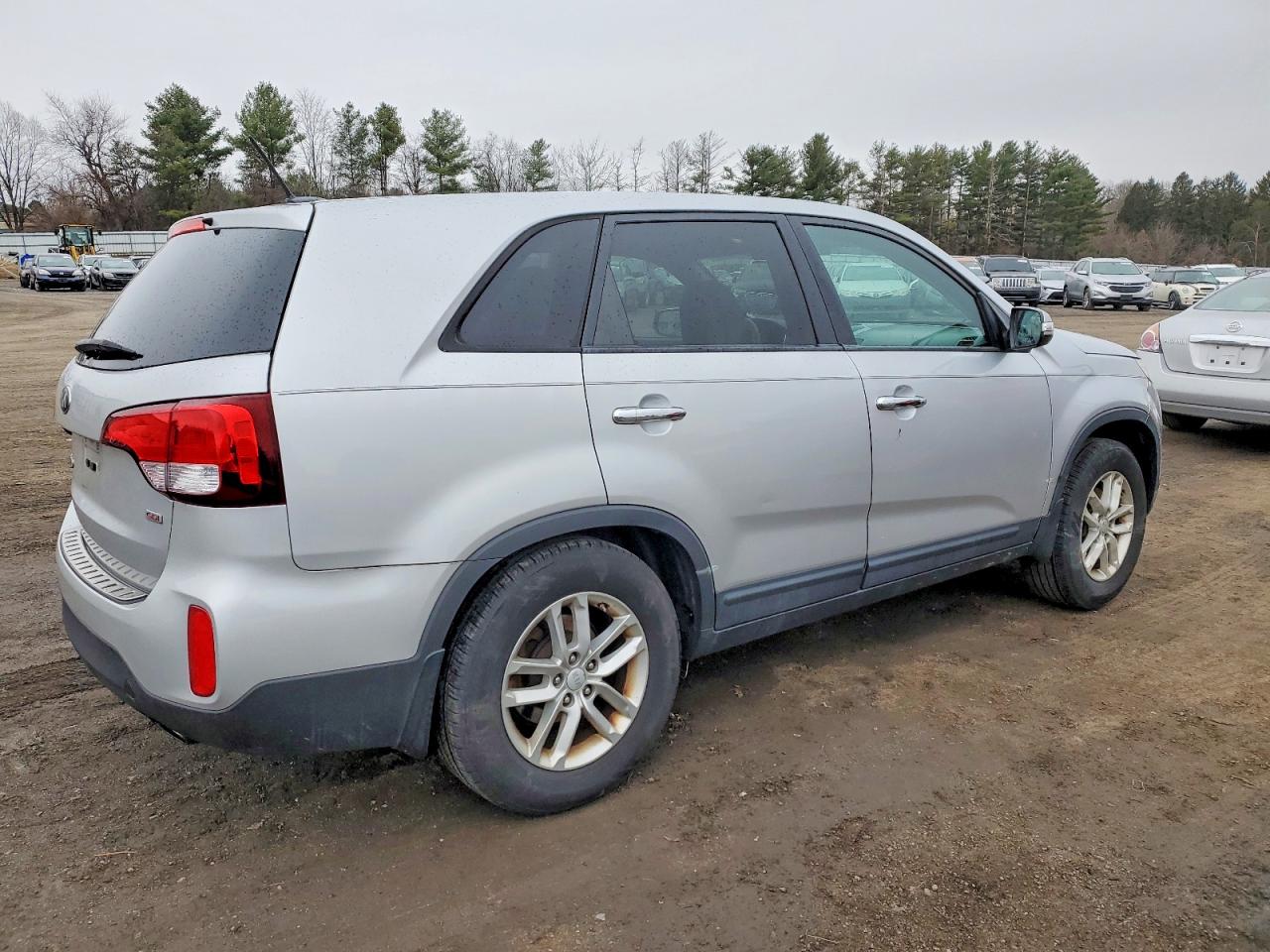 2015 KIA SORENTO LX photo 3