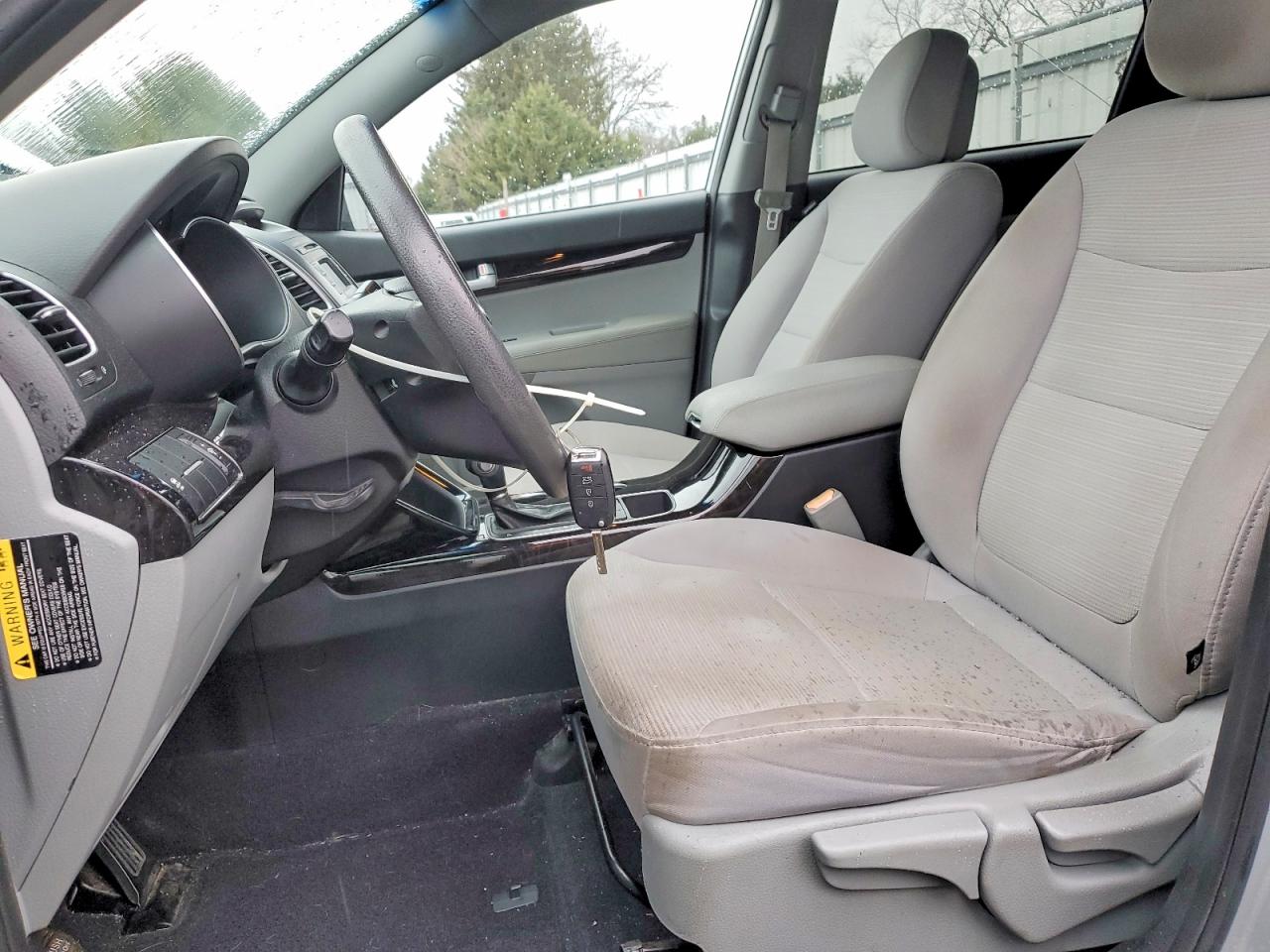 2015 KIA SORENTO LX photo 7