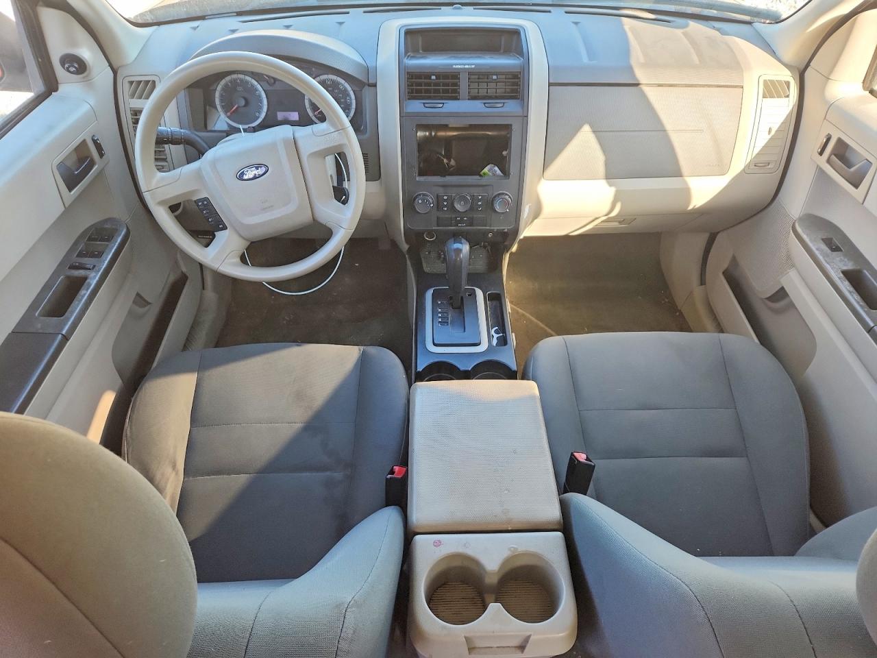 2010 FORD ESCAPE XLS photo 8