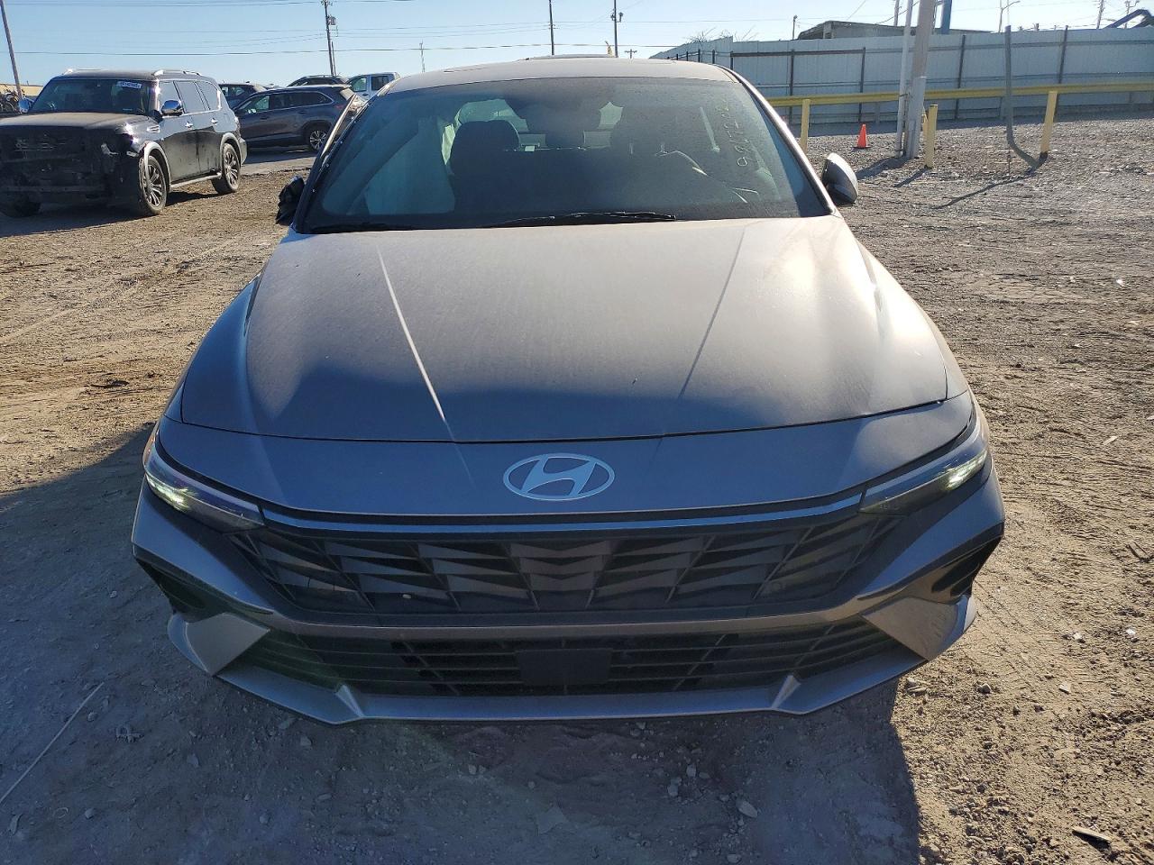 2025 HYUNDAI ELANTRA SEL photo 13