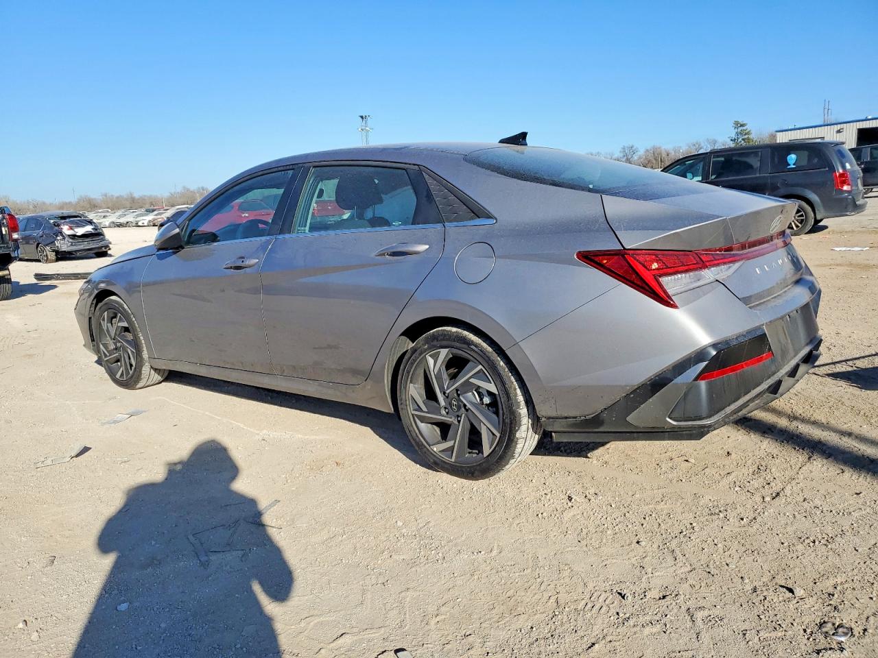 2025 HYUNDAI ELANTRA SEL photo 4