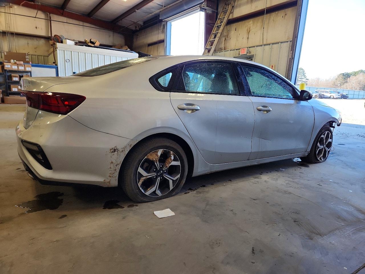2021 KIA FORTE FE photo 3