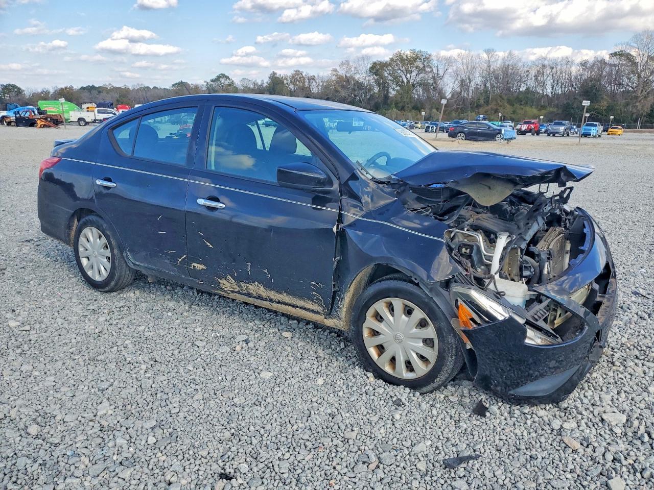2018 NISSAN VERSA S photo 4
