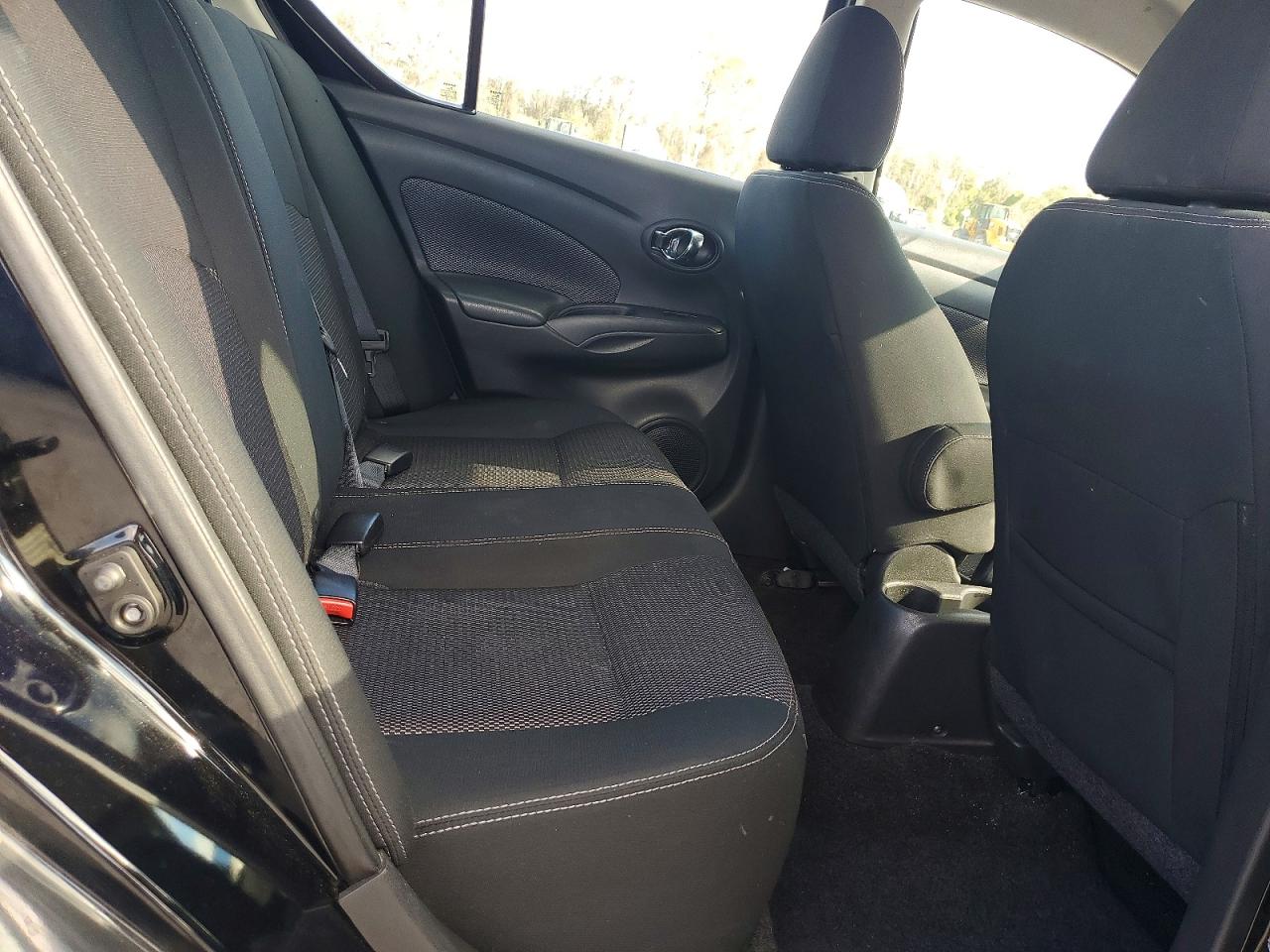 2018 NISSAN VERSA S photo 10