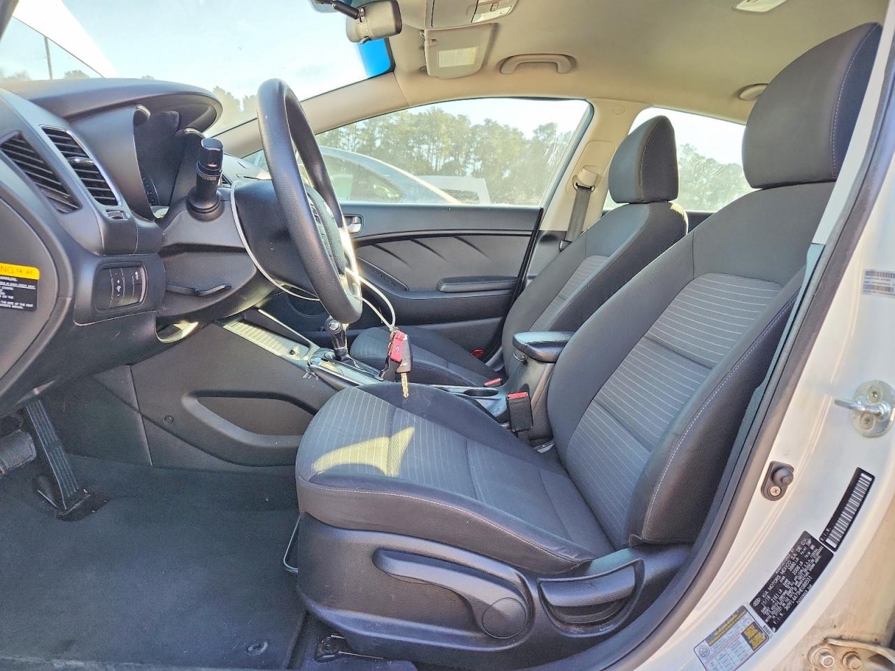 2017 KIA FORTE LX photo 7