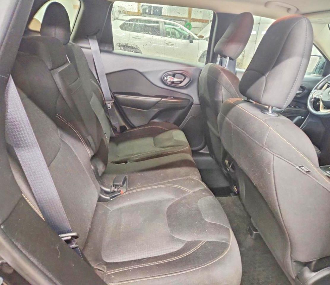 2015 JEEP CHEROKEE LATITUDE photo 11