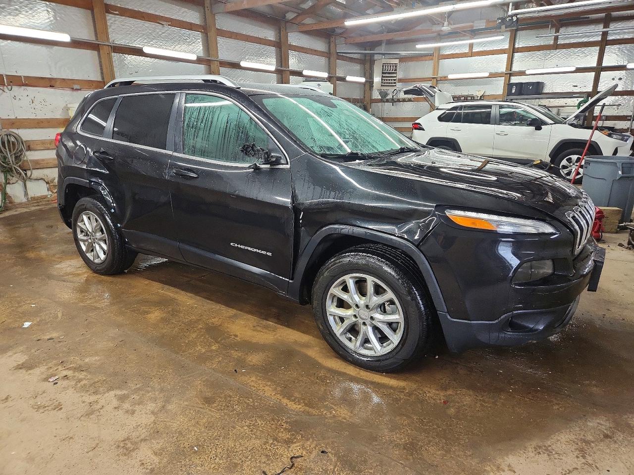 2015 JEEP CHEROKEE LATITUDE photo 4
