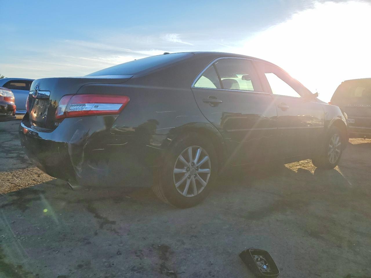 2011 TOYOTA CAMRY BASE photo 3