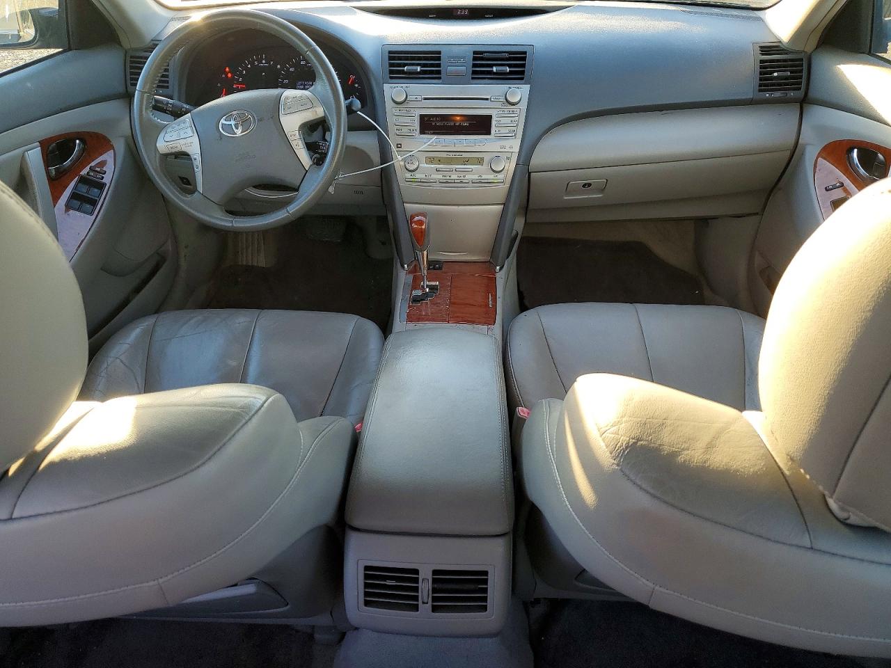 2011 TOYOTA CAMRY BASE photo 8